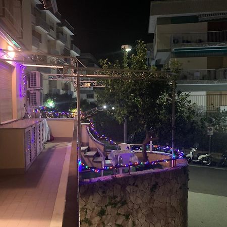 Treehouse Sorrento Apartment Bagian luar foto