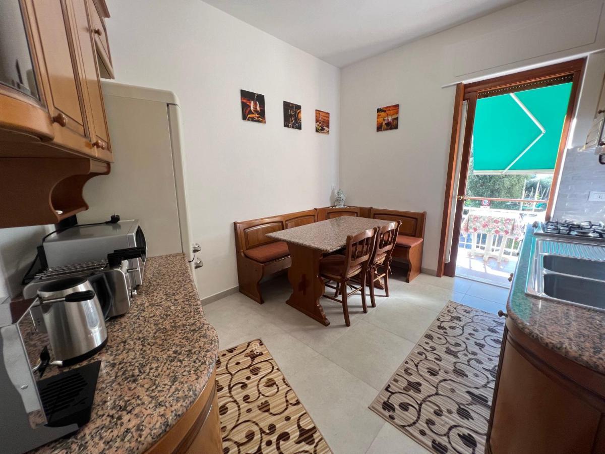 Treehouse Sorrento Apartment Bagian luar foto