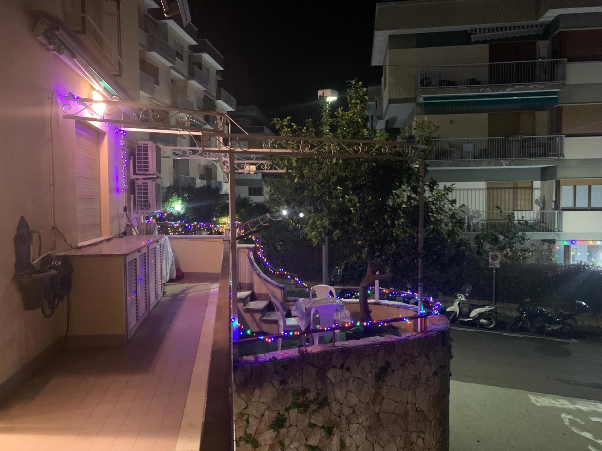 Treehouse Sorrento Apartment Bagian luar foto